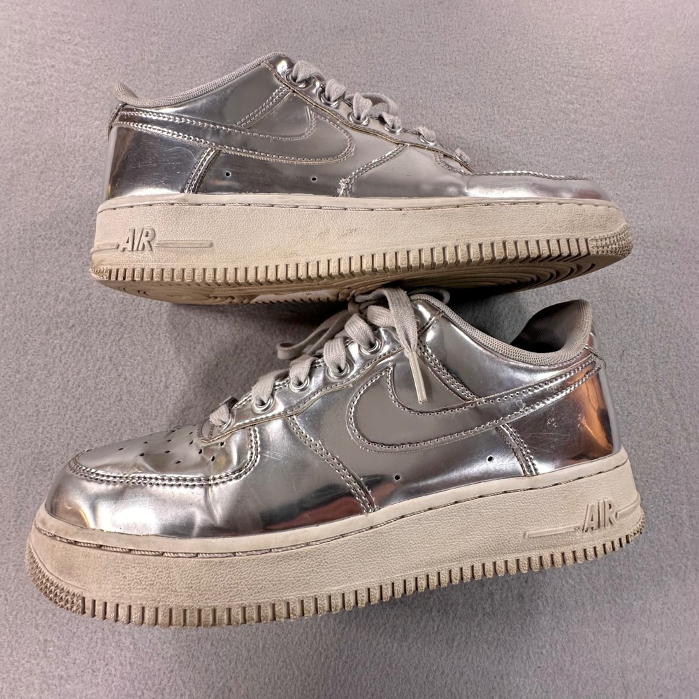 Nike Air Force 1 SP Metallic Silver Chrome Low Top Sneakers CQ6566-001 Womens 8 - Picture 9 of 10